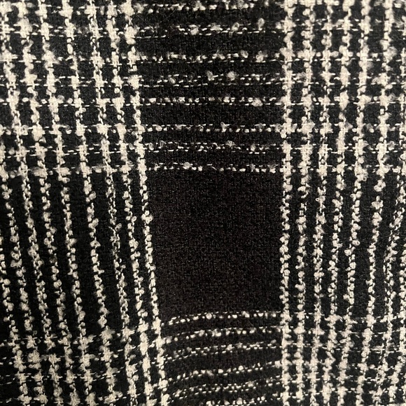 Black and White Matteson Tank Top. Knit and Lined. Size Small - Picture 3 of 5